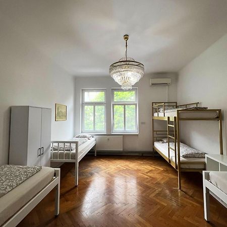Rooms Miklosiceva Ljubljana Bagian luar foto