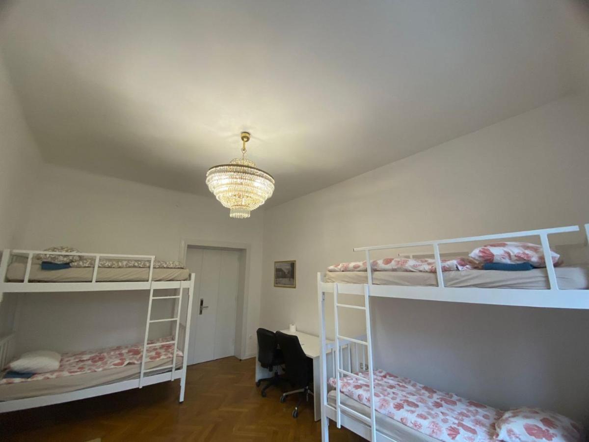 Rooms Miklosiceva Ljubljana Bagian luar foto