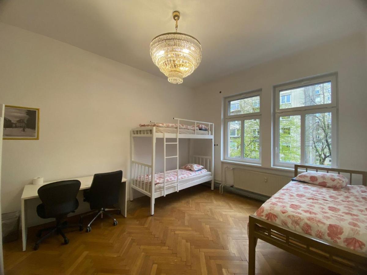 Rooms Miklosiceva Ljubljana Bagian luar foto