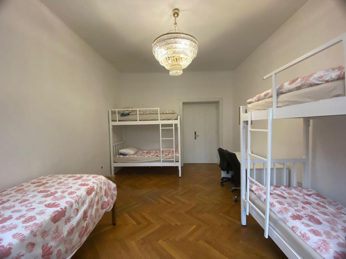 Rooms Miklosiceva Ljubljana Bagian luar foto