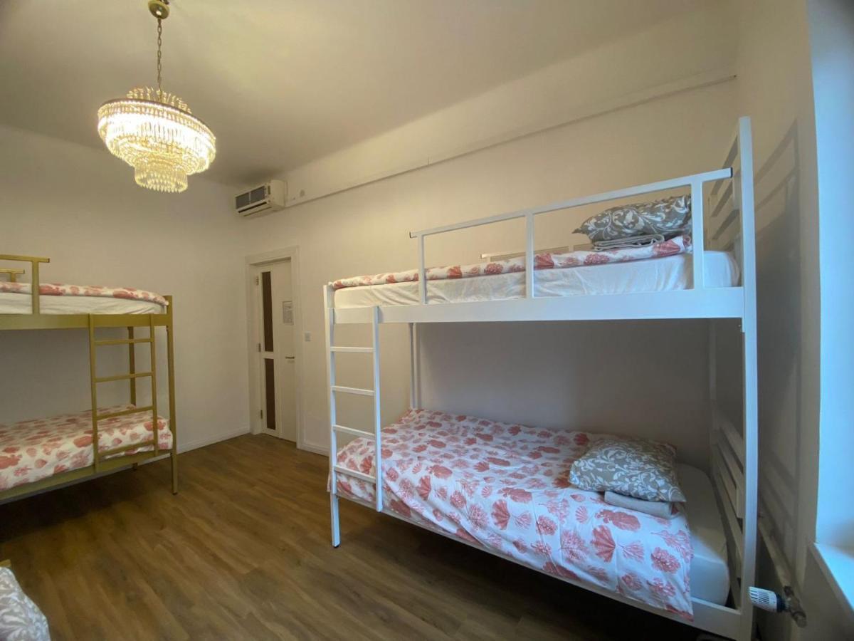 Rooms Miklosiceva Ljubljana Bagian luar foto