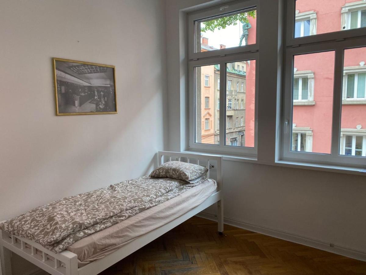 Rooms Miklosiceva Ljubljana Bagian luar foto