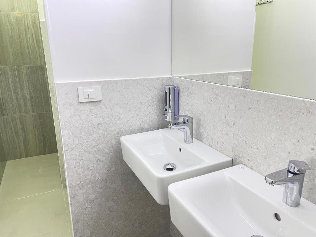Rooms Miklosiceva Ljubljana Bagian luar foto