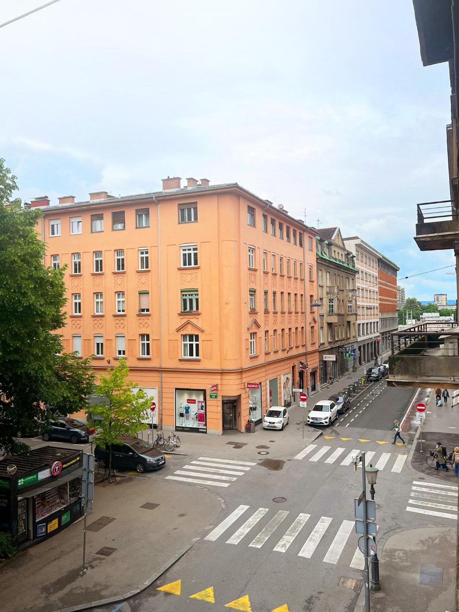 Rooms Miklosiceva Ljubljana Bagian luar foto