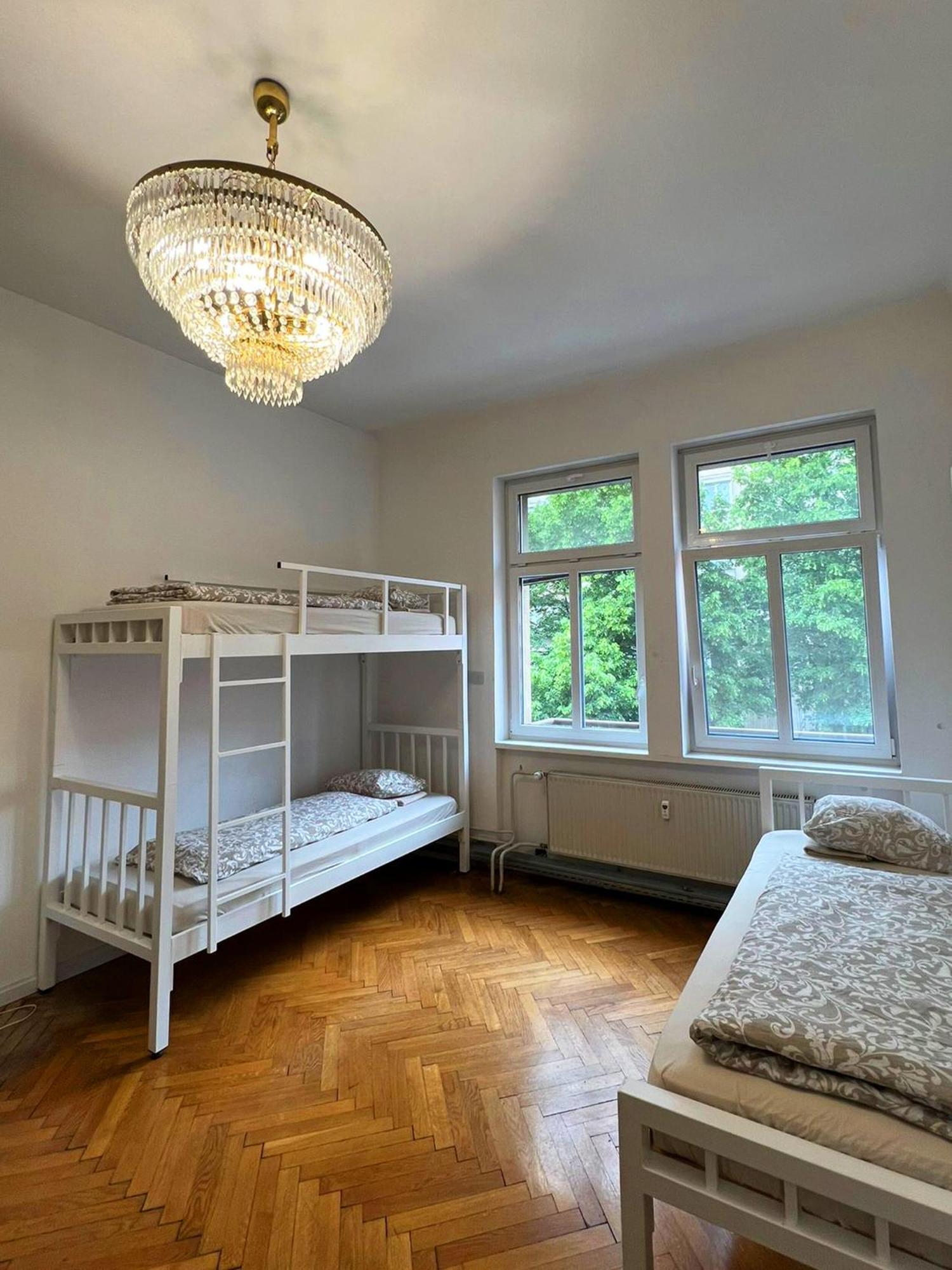 Rooms Miklosiceva Ljubljana Bagian luar foto