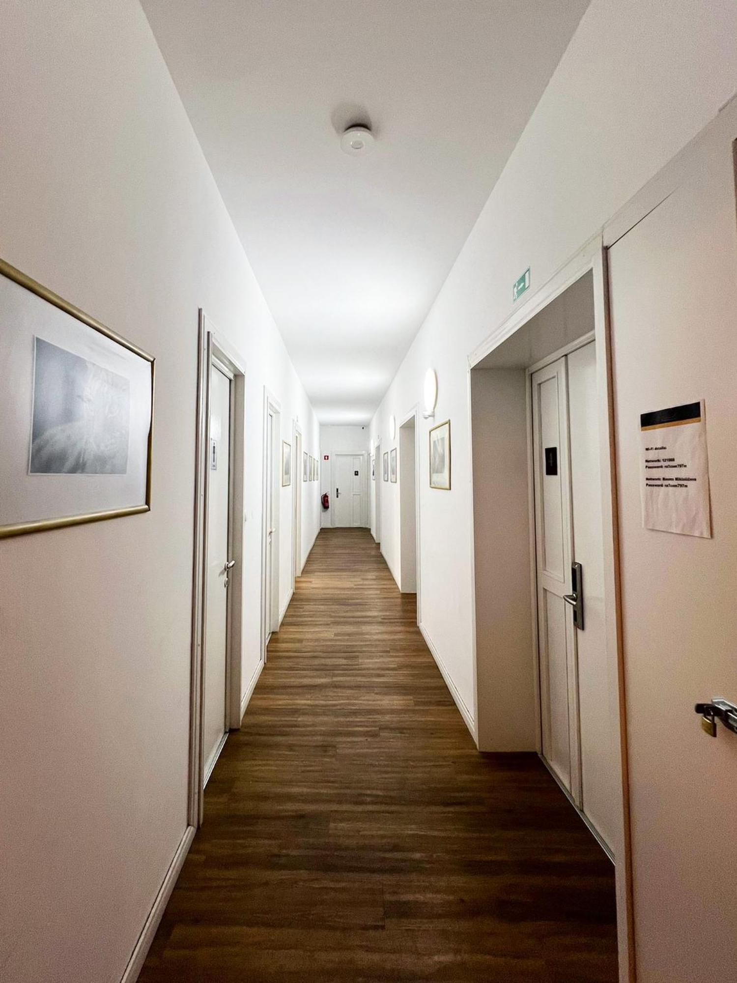 Rooms Miklosiceva Ljubljana Bagian luar foto